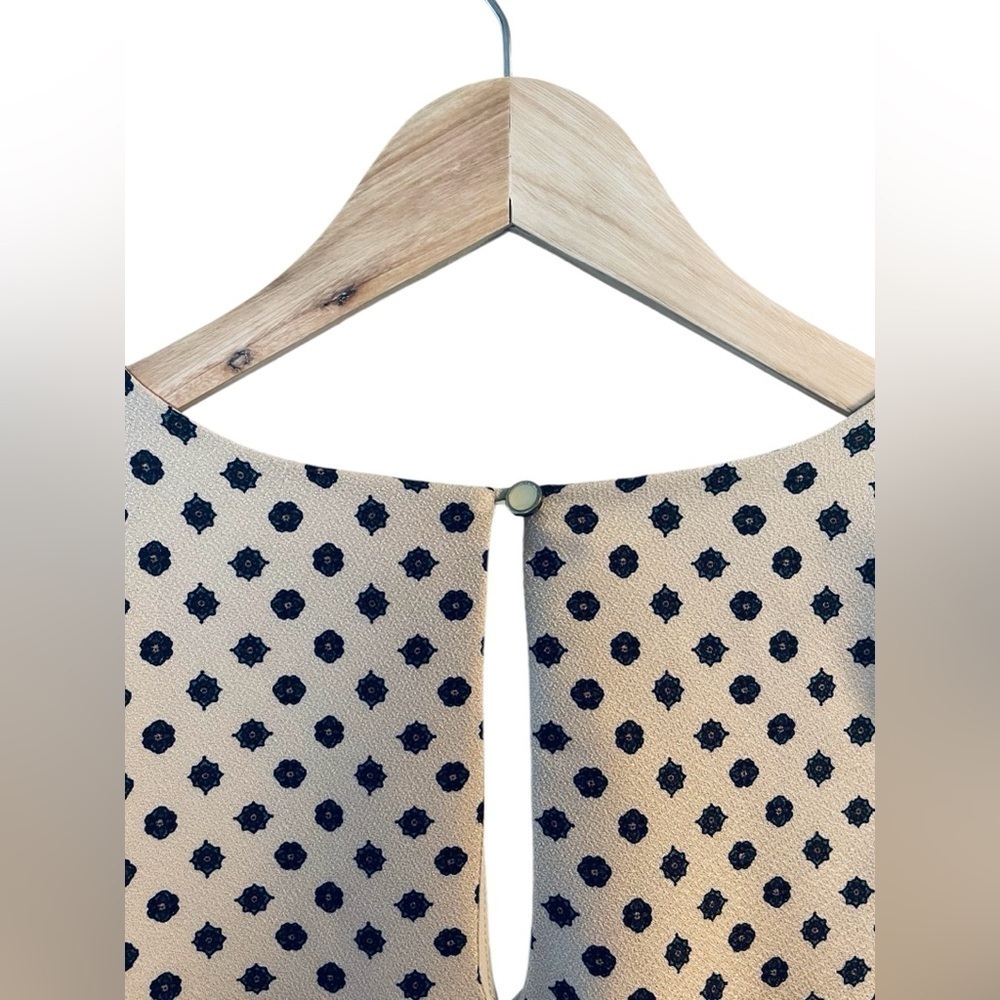 Jella Couture dress, crop sleeves with button design.​​​​​​​ - Picture 3 of 8